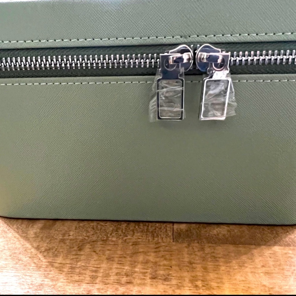 DOTERRA Train Case